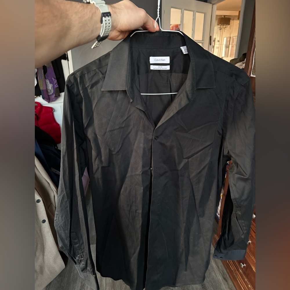 CALVIN KLEIN men’s dress shirt in black
Size 16.5
